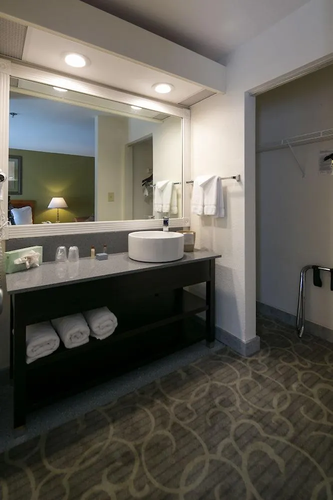 Hawthorn Suites Sacramento 3*,