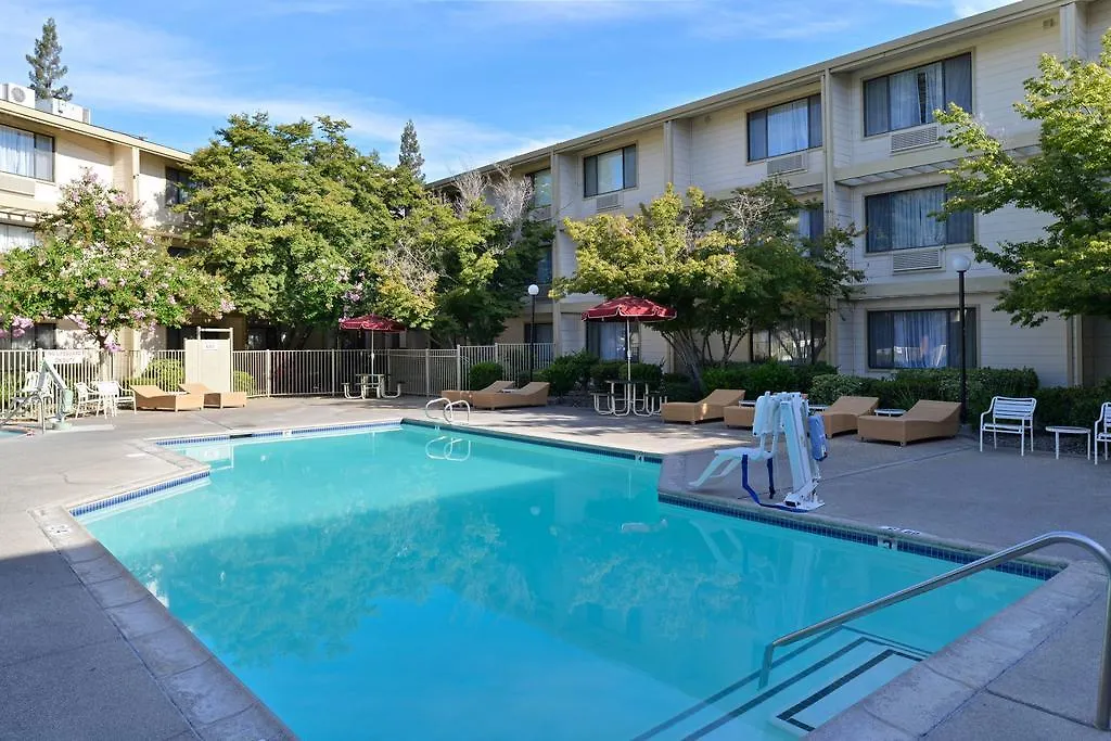 Hawthorn Suites Sacramento