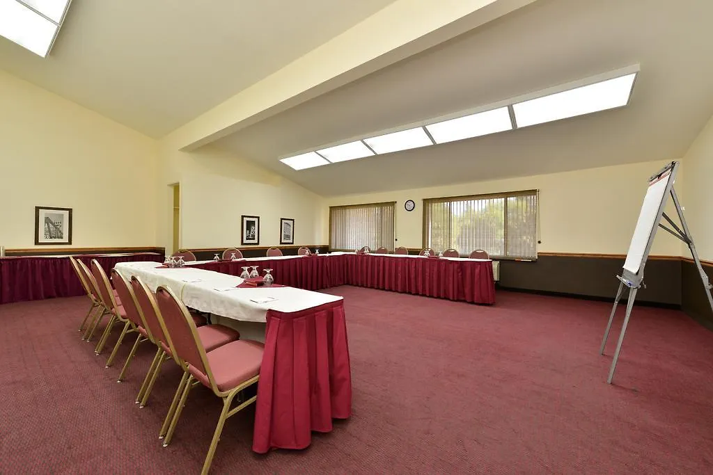 Hawthorn Suites Sacramento Hotel