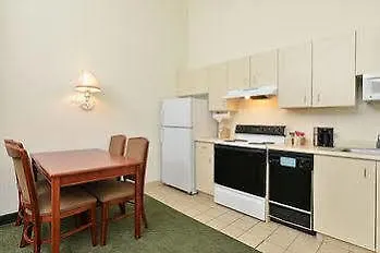 Hawthorn Suites Sacramento Hotel